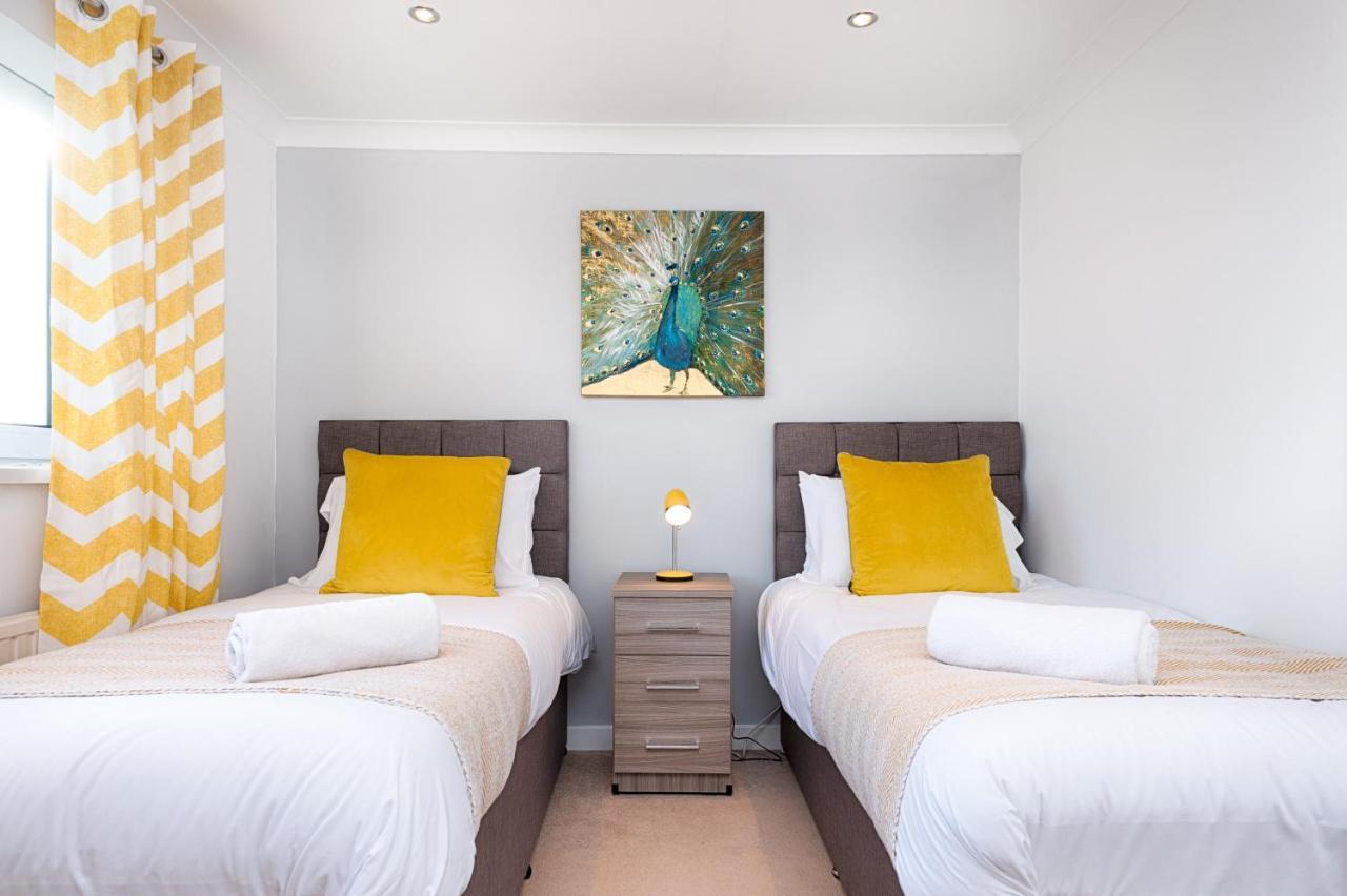 Parking, Garden, En-Suite & Tv'S In All Rooms, Large Living Space Swansea Exterior photo